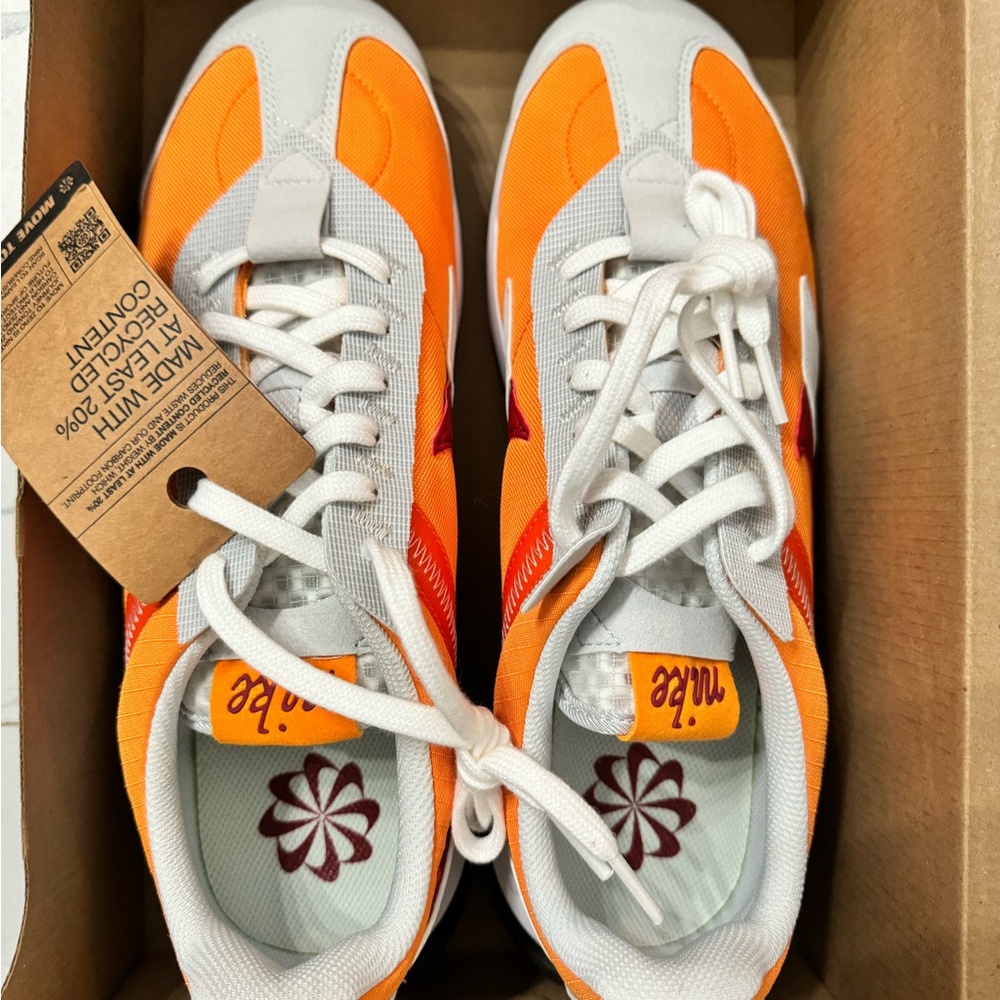 Nike Air Max Pre-Day 'Kumquat' DC9402 800 Men Size 10 brand new in box